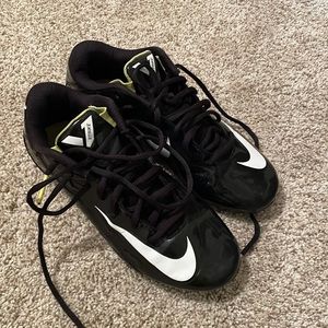 Nike strike baseball cleats size 6.5 youth boys used but very nice condition